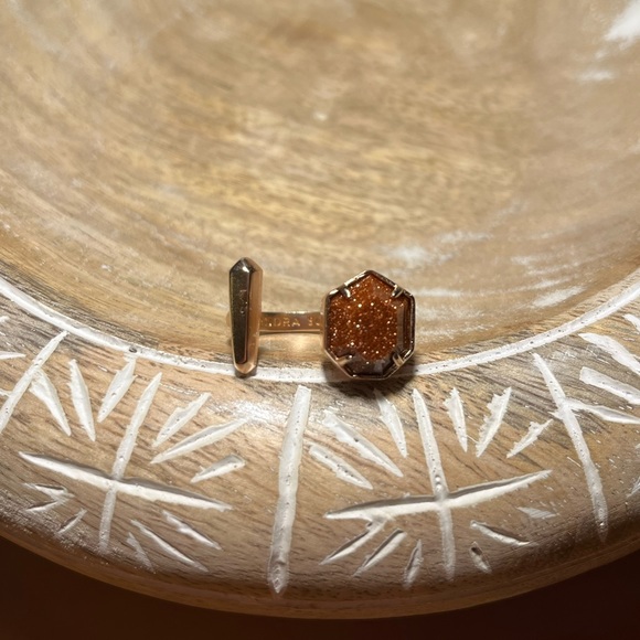 Kendra Scott Theodore Ring - Shiny Orange Goldstone - Picture 2 of 14